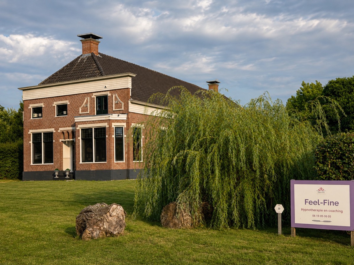 Voorkant van de woonboerderij